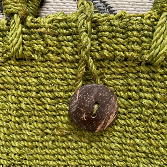 Green Raffia Handbag - Picture 2 of 5